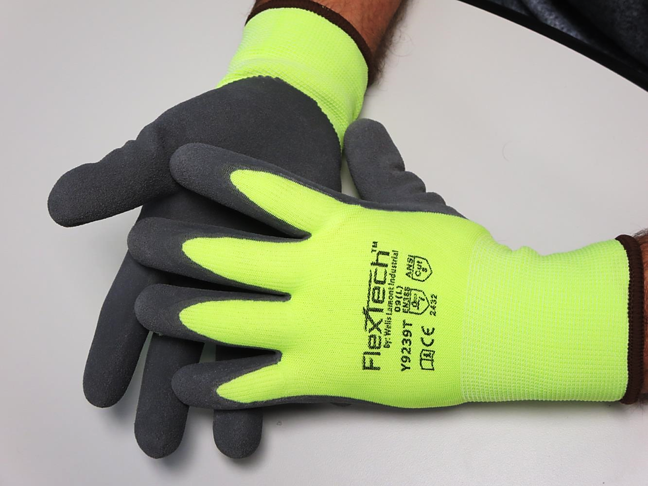 Y9239T Wells Lamont FlexTech™ sandy latex coated hi-viz A3 13-gauge seamless knit fleece lined work gloves